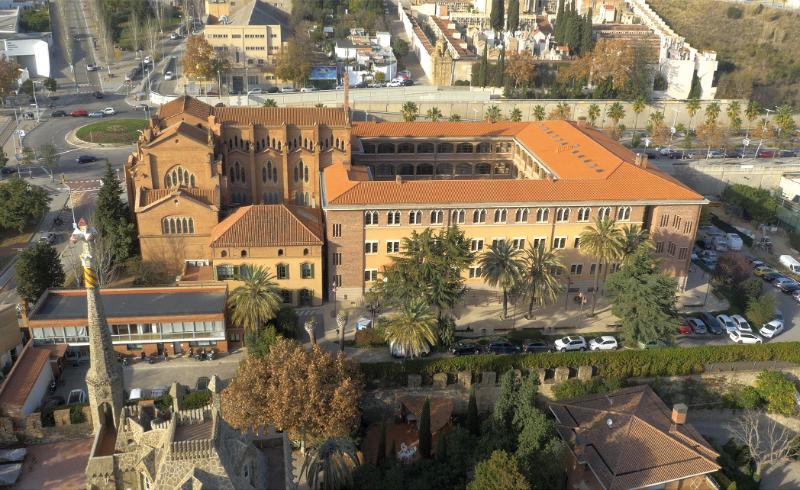 Universidad Abad Oliva CEU